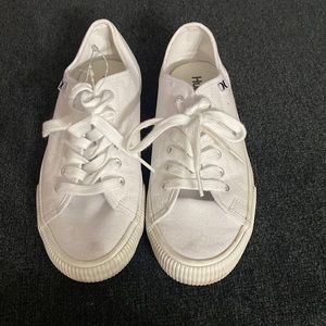 White Hureley sneakers